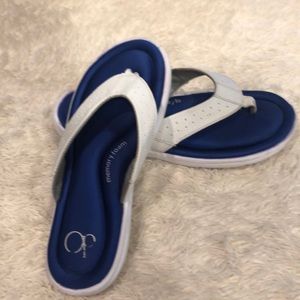 Memory foam sandal